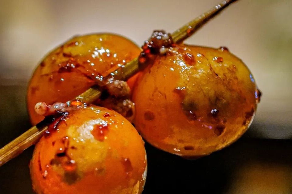 A Yakitori Restaurant Built Around Raw-Edible Chicken